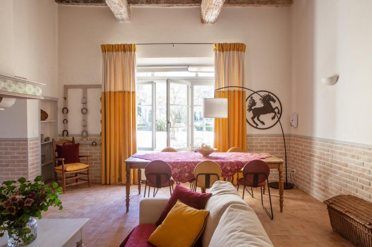 Hotel Domaine De Blanche Fleur Châteauneuf-de-Gadagne Zewnętrze zdjęcie